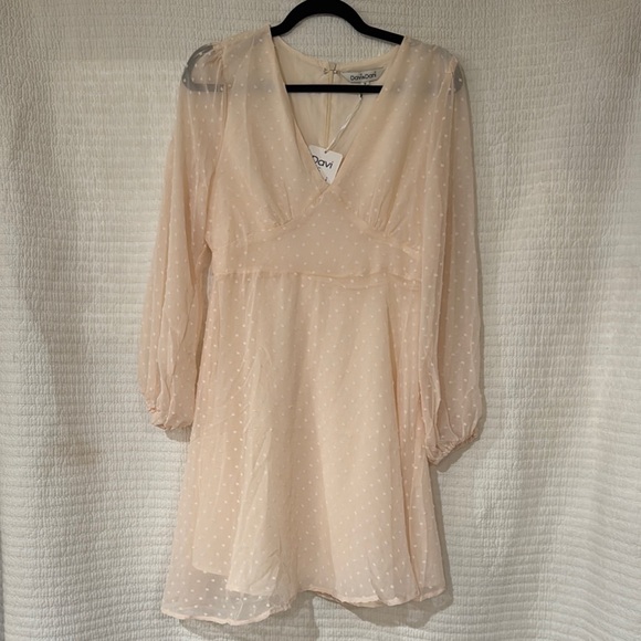 DAVI & DANI Dresses & Skirts - ! NWT DAVI & DANI Cream Sheer Polka Dot Long Sleeve V-Neck Dress !